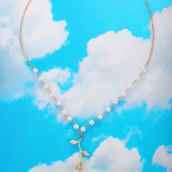 Faux Pearl Decor Rose Charm Necklace - Picture 4 of 5